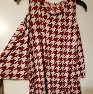 Houndstooth cold shoulder